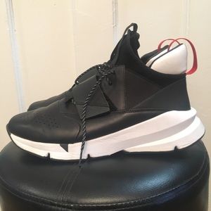 Under Armour men’s basketball shoes - size 11